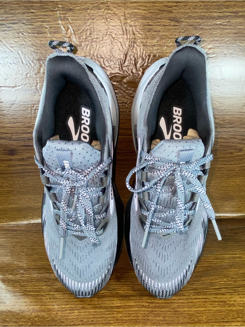 Brooks ghost Trail women’s shoe size 8.5 - Picture 9 of 11